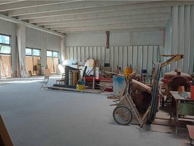 Locale Commerciale in vendita a Apsella, Montelabbate