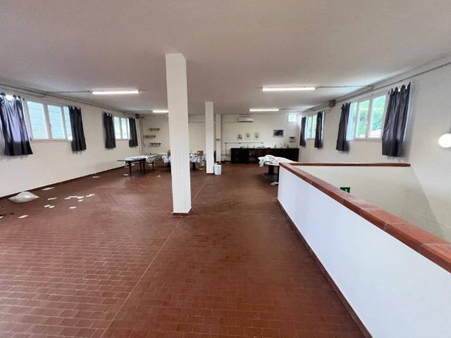 Locale Commerciale in vendita a Unione dei Comuni Circondario dell'Empolese Valdelsa, Montelupo Fiorentino