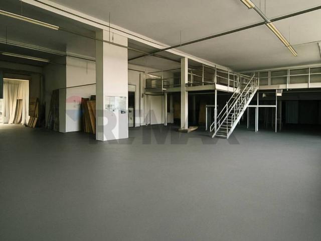 Locale Commerciale in vendita a Unione dei Comuni Circondario dell'Empolese Valdelsa, Montelupo Fiorentino