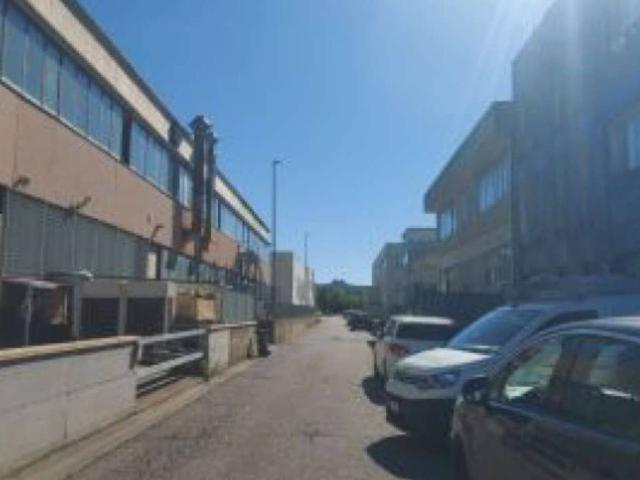 Locale Commerciale in vendita a Unione dei Comuni Circondario dell'Empolese Valdelsa, Montelupo Fiorentino