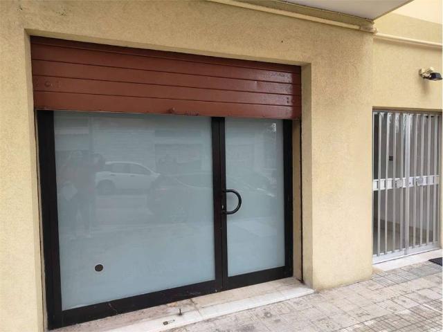 Locale Commerciale in vendita a Marche, Ancona