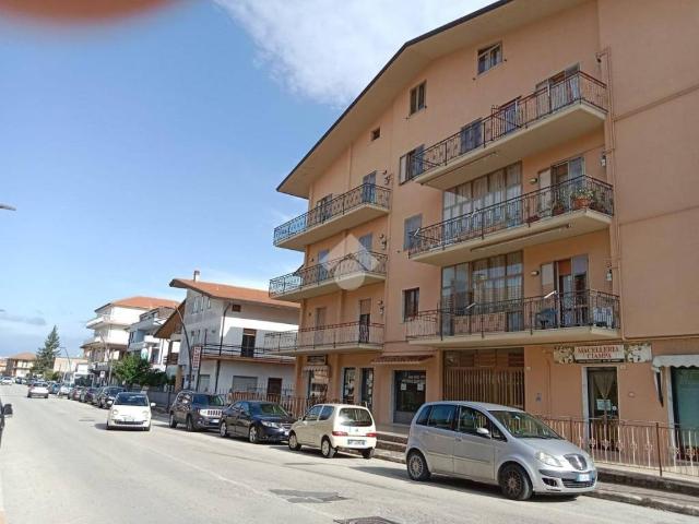 Locale Commerciale in vendita a Montaperto, Prata Principato Ultra