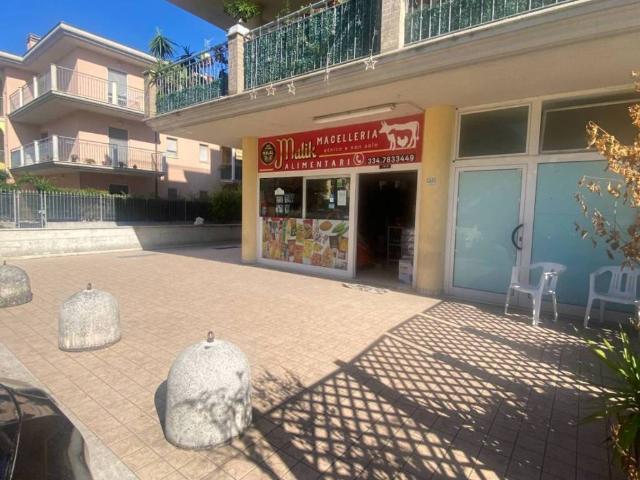 Locale Commerciale in vendita a Marche, Ascoli Piceno