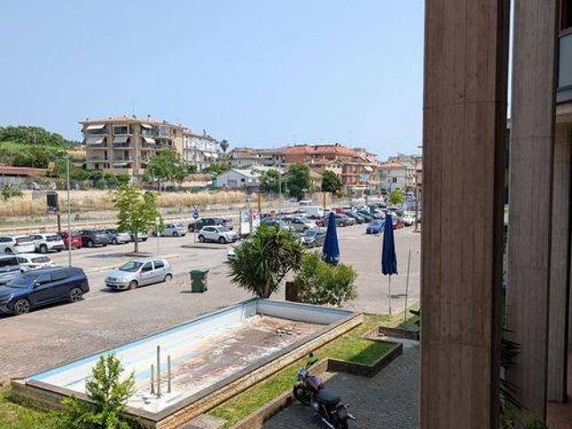 Locale Commerciale in vendita a Marche, Ascoli Piceno