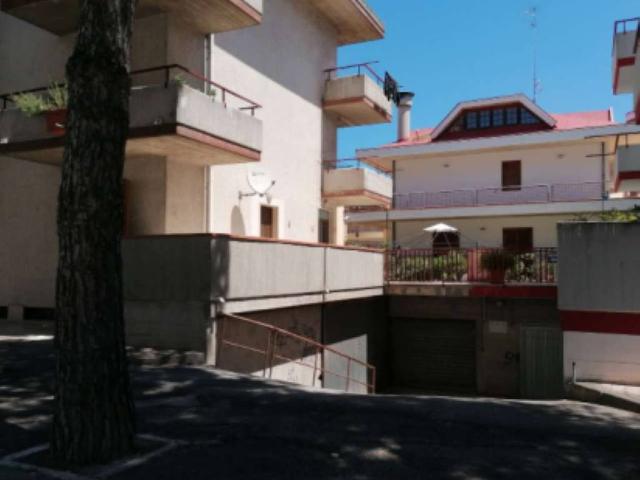 Locale Commerciale in vendita a Marche, Ascoli Piceno