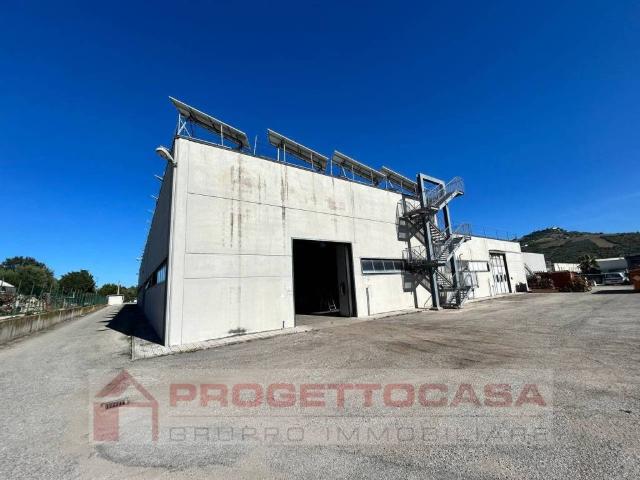 Locale Commerciale in vendita a Marche, Ascoli Piceno