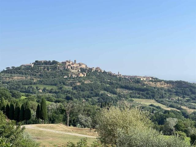 Locale Commerciale in vendita a Abbadia Di Montepulciano, Toscana
