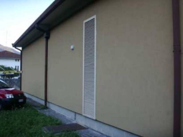 Locale Commerciale in vendita a Montereale Valcellina, Friuli-Venezia Giulia