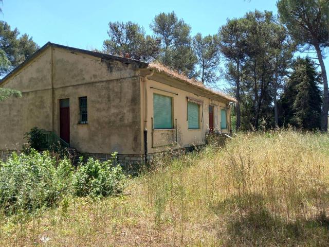 Locale Commerciale in vendita a Monterotondo Marittimo, Toscana
