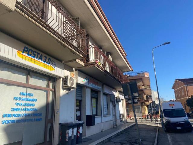Locale Commerciale in vendita a Monterotondo Scalo, Roma Capitale