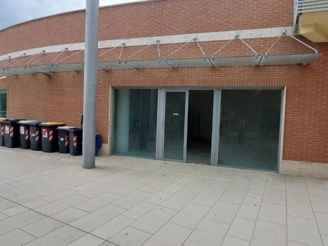 Locale Commerciale in vendita a Monterotondo Scalo, Roma Capitale