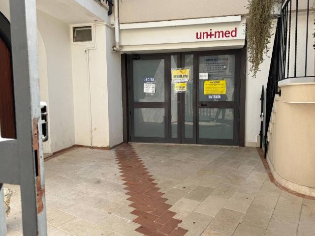 Locale Commerciale in vendita a Rione Marco Polo, Montescaglioso