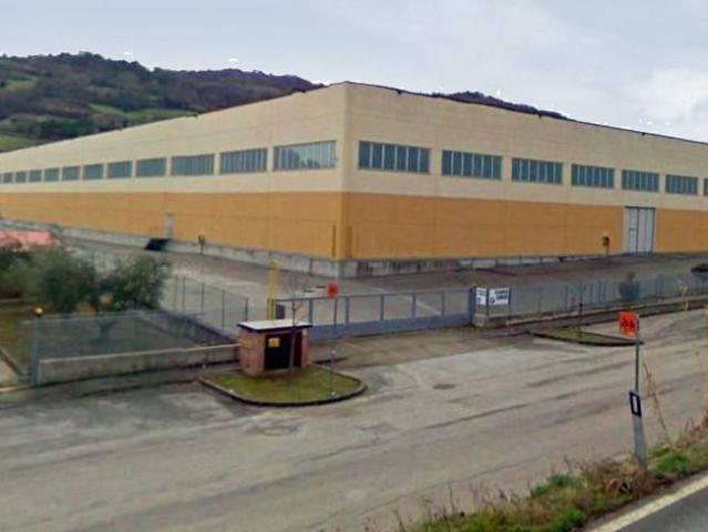 Locale Commerciale in vendita a Montescudo-Monte Colombo, Monte Colombo