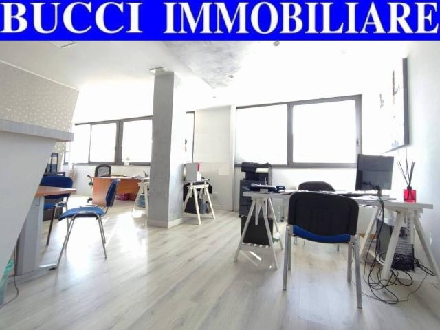 Locale Commerciale in vendita a Montesilvano, Abruzzo