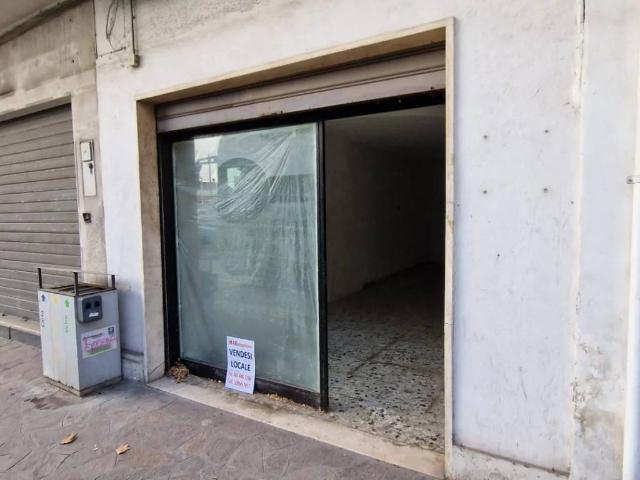 Locale Commerciale in vendita a Villa Canonico, Montesilvano