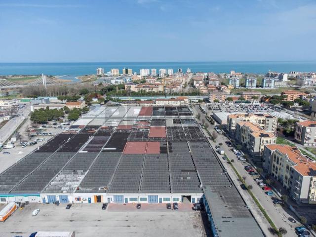 Locale Commerciale in vendita a Montesilvano, Abruzzo