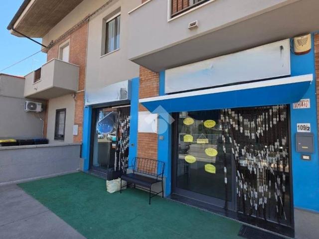 Locale Commerciale in vendita a Montesilvano, Abruzzo