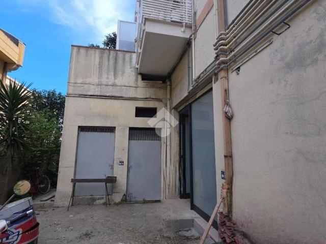 Locale Commerciale in vendita a Montesilvano, Abruzzo
