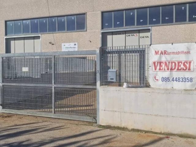 Locale Commerciale in vendita a Montesilvano, Abruzzo