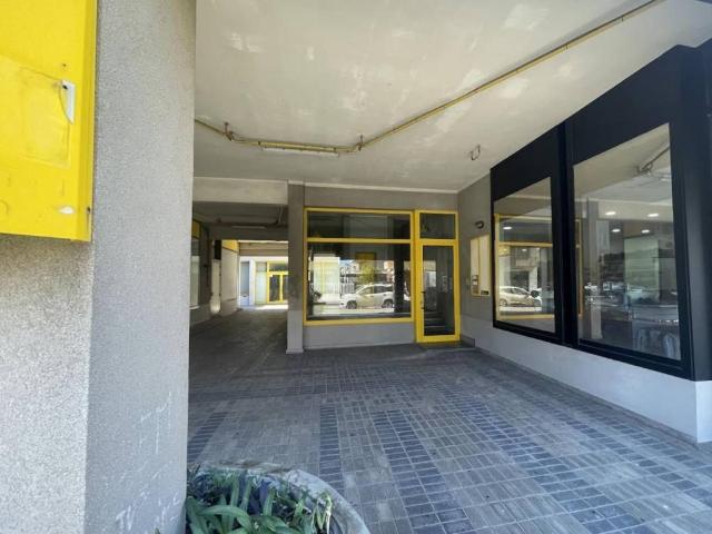 Locale Commerciale in vendita a Montesilvano, Abruzzo