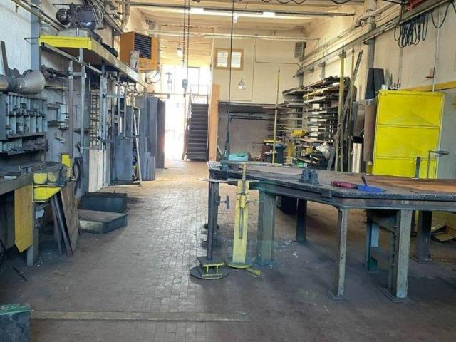 Locale Commerciale in vendita a Unione dei Comuni Circondario dell'Empolese Valdelsa, Montespertoli