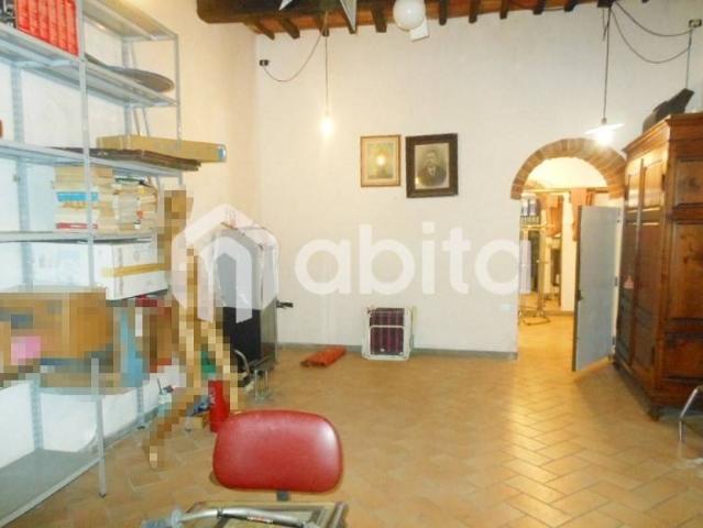 Locale Commerciale in vendita a Giglio, Montevarchi