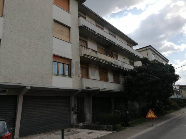 Locale Commerciale in vendita a Pestello, Montevarchi