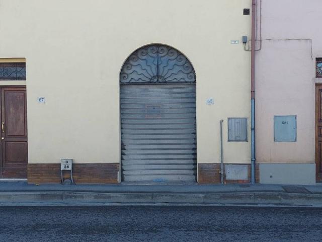 Locale Commerciale in vendita a Levanella, Montevarchi