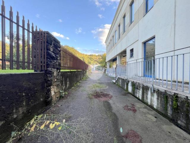Locale Commerciale in vendita a Comunità montana del Sebino bresciano, Monticelli Brusati