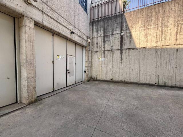 Locale Commerciale in vendita a Comunità montana del Sebino bresciano, Monticelli Brusati