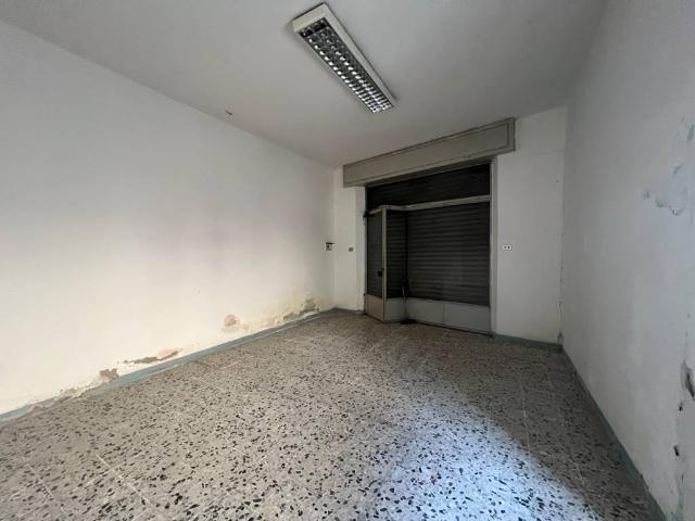 Locale Commerciale in vendita a Pomarolo, Monticelli Pavese