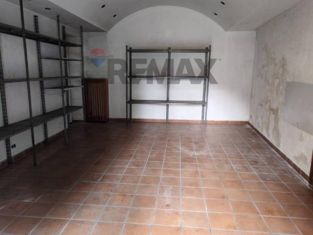 Locale Commerciale in vendita a Casatevecchio, Monticello Brianza