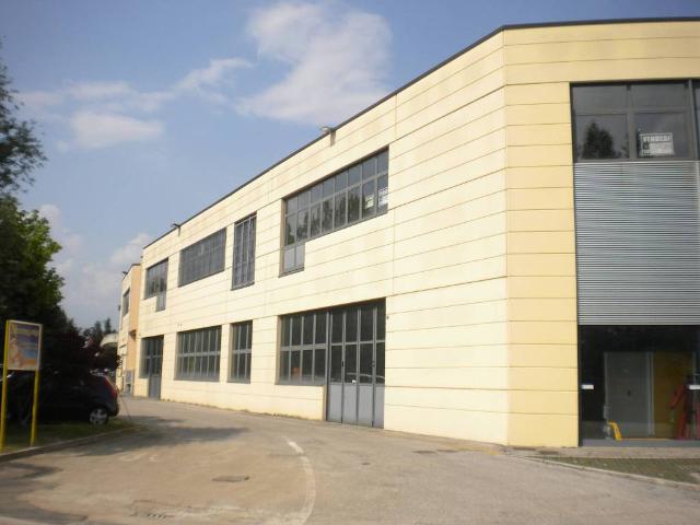 Locale Commerciale in vendita a Monticello Conte Otto, Veneto