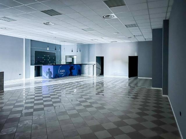 Locale Commerciale in vendita a Montirone, Lombardia