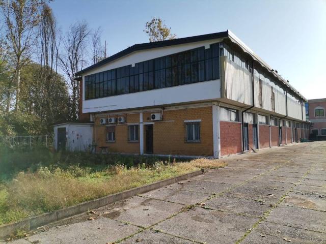 Locale Commerciale in vendita a Montirone, Lombardia