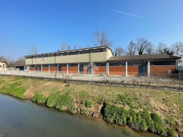 Locale Commerciale in vendita a Montirone, Lombardia