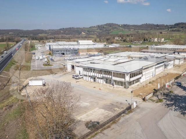 Locale Commerciale in vendita a Montone, Umbria
