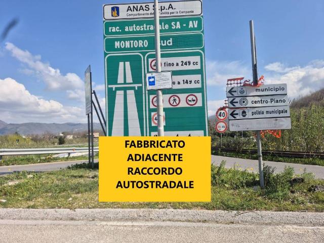 Locale Commerciale in vendita a Montoro, Campania