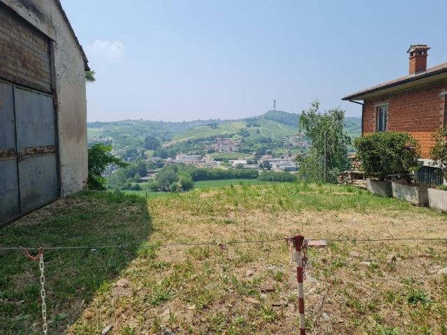 Locale Commerciale in vendita a Novella, Stradella