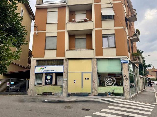 Locale Commerciale in vendita a Borghetto, Monza