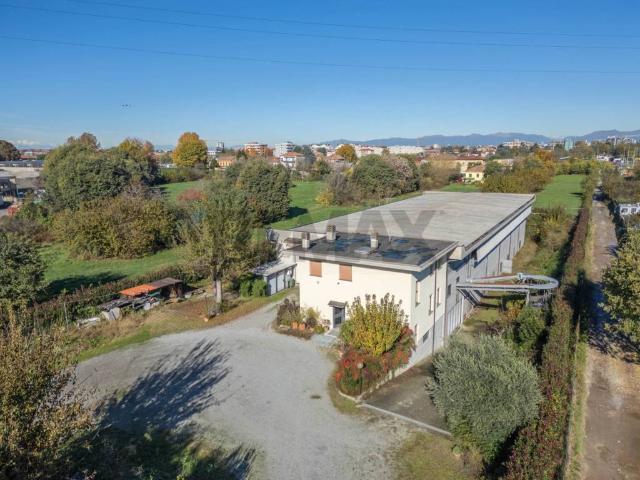 Locale Commerciale in vendita a San Donato, Monza