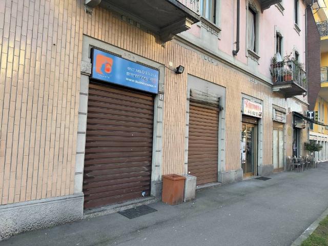 Locale Commerciale in vendita a Triante, Monza