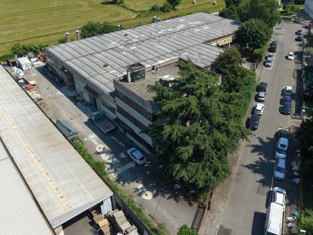 Locale Commerciale in vendita a San Donato, Monza