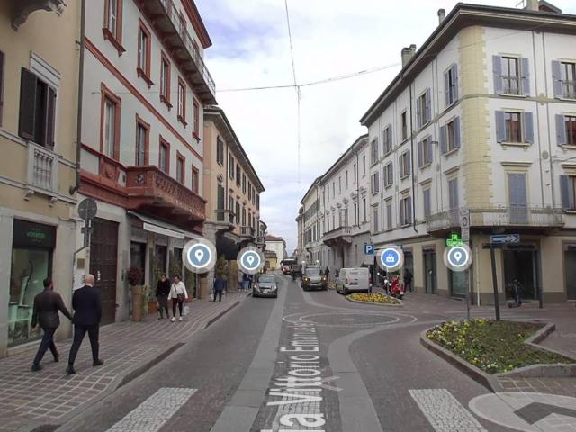 Locale Commerciale in vendita a Centro, Monza