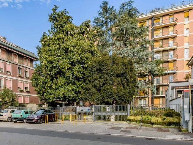 Locale Commerciale in vendita a San Carlo, Monza