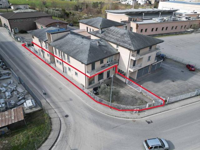 Locale Commerciale in vendita a Morbegno, Lombardia