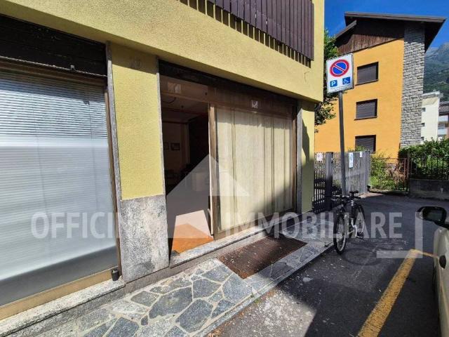 Locale Commerciale in vendita a Morbegno, Lombardia