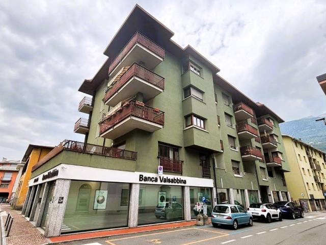 Locale Commerciale in vendita a Morbegno, Lombardia