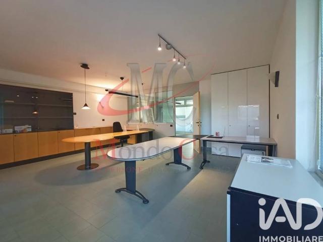 Locale Commerciale in vendita a Comunità della Vallagarina, Mori