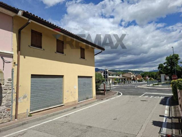 Locale Commerciale in vendita a Moriago Della Battaglia, Veneto